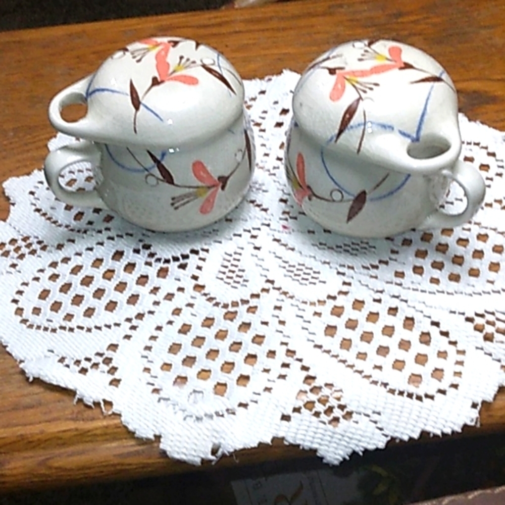 VTG  tea cozy set of 2